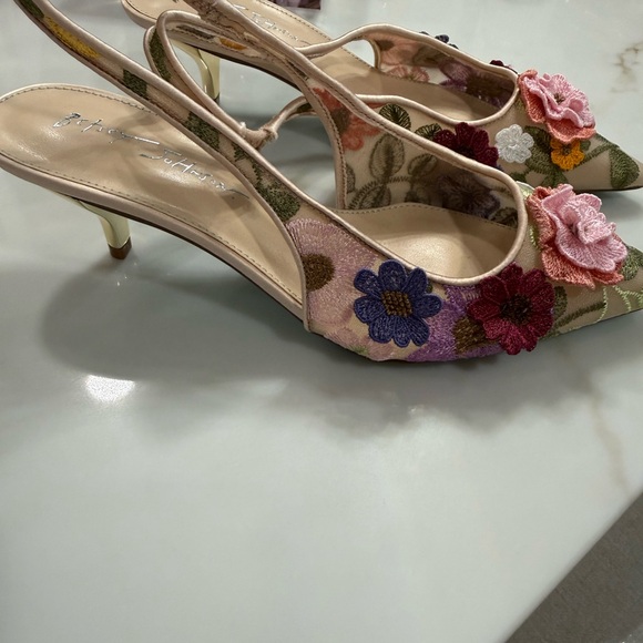 Betsey Johnson Pink Floral Embroidered Pointed Slingback Mules - Picture 2 of 5